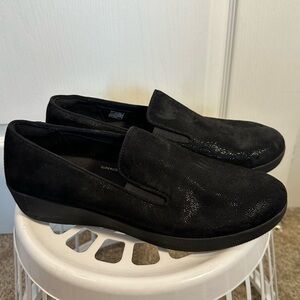 Fitflop Black Suede Loafers with Elastic Opening